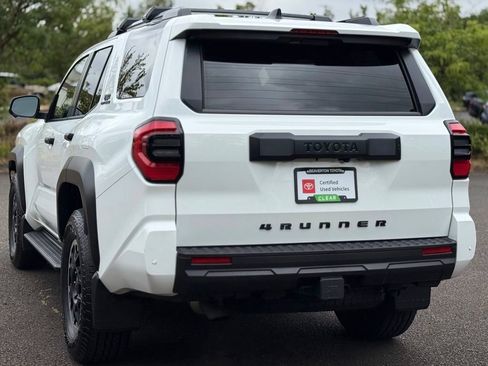 Certified 2025 Toyota 4Runner TRD Off-Road Premium AWD/4WD image 3