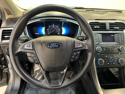 Used 2018 Ford Fusion S image 17