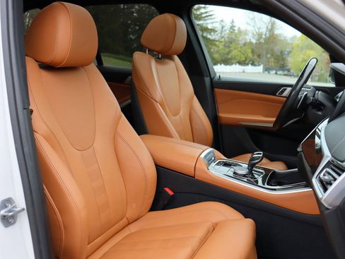 Used 2019 BMW X5 xDrive40i w/ Convenience Package AWD/4WD image 19