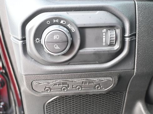 Used 2026 Jeep Gladiator Mojave AWD/4WD image 8