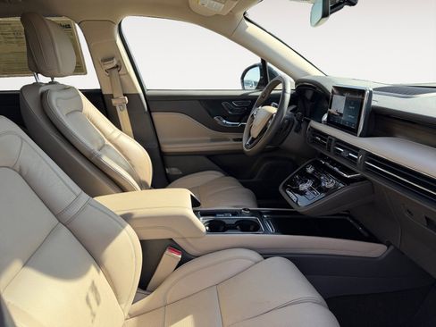 Certified 2022 Lincoln Corsair Reserve w/ Equipment Group 201A FWD image 15