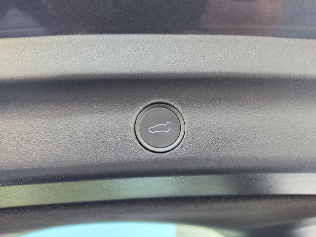 Used 2024 Tesla Model Y Long Range AWD/4WD image 65