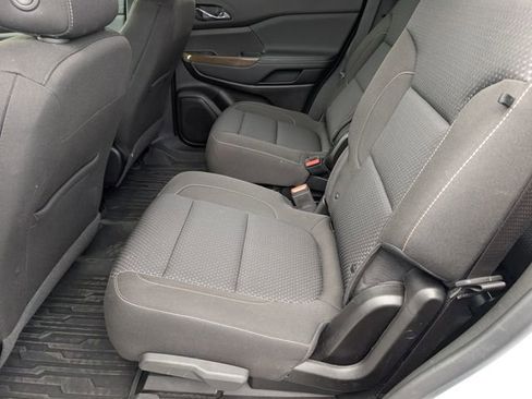 Used 2023 GMC Acadia SLE w/ Driver Convenience Package FWD image 29