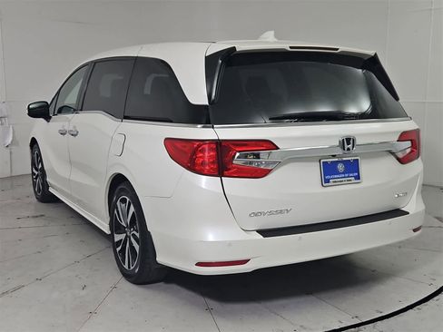 Used 2019 Honda Odyssey Elite image 4