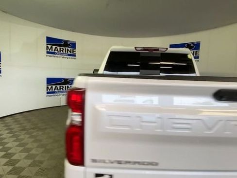 Used 2023 Chevrolet Silverado 1500 High Country w/ High Country Premium Package AWD/4WD image 9