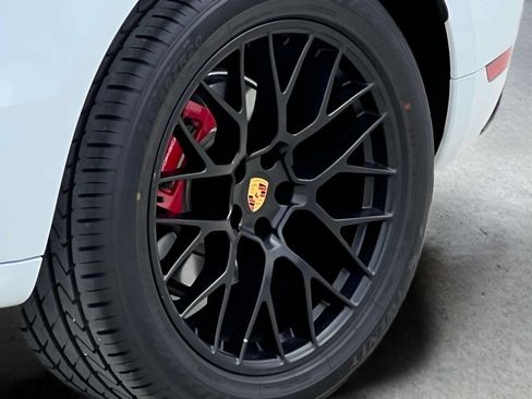 Used 2018 Porsche Macan GTS w/ Premium Package Plus AWD/4WD image 16