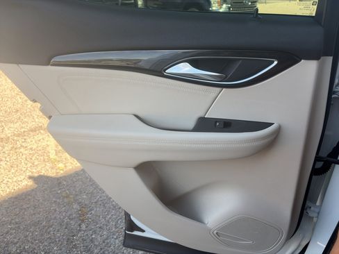 Used 2023 Buick Envision Essence AWD/4WD image 23