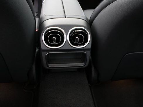 New 2025 Mercedes-Benz C 300 4MATIC Sedan image 31