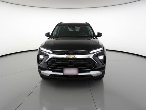 Used 2025 Chevrolet TrailBlazer LT w/ Driver Confidence Package AWD/4WD image 2