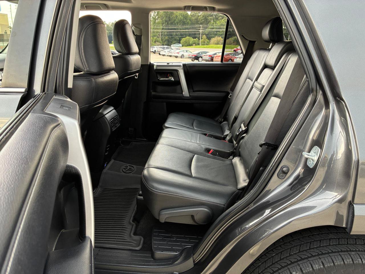 Used 2019 Toyota 4Runner Limited AWD/4WD image 31