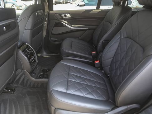 Certified 2024 BMW X7 xDrive40i w/ M Sport Package AWD/4WD image 14