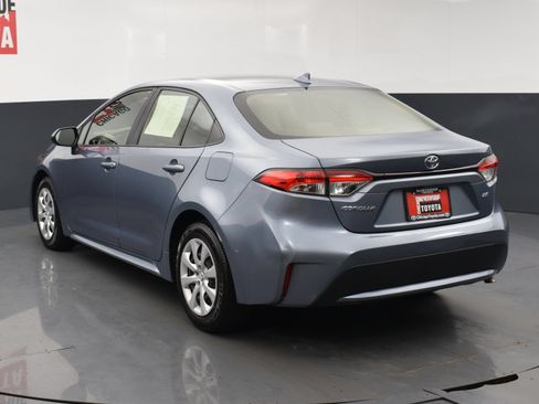 Used 2022 Toyota Corolla LE FWD image 3