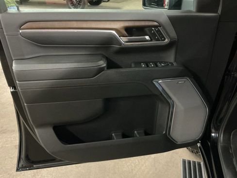 Used 2024 Chevrolet Silverado 2500 High Country w/ High Country Premium Package image 14