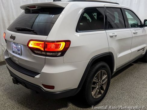 Used 2016 Jeep Grand Cherokee Laredo 75th Anniversary AWD/4WD image 7