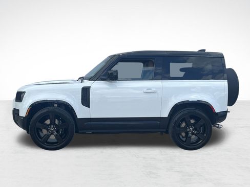 New 2025 Land Rover Defender 90 V8 image 2