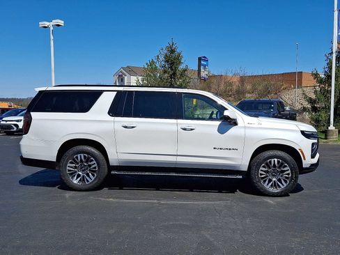 Used 2025 Chevrolet Suburban Z71 AWD/4WD image 7