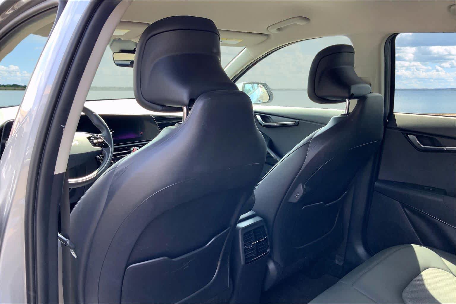 Used 2023 Kia Niro EX FWD image 12