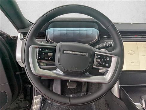 New 2025 Land Rover Range Rover Long Wheelbase SE image 12