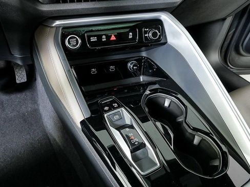New 2025 Audi Q5 Prestige image 19