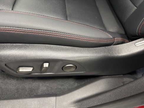 Used 2024 Chevrolet Traverse RS image 19