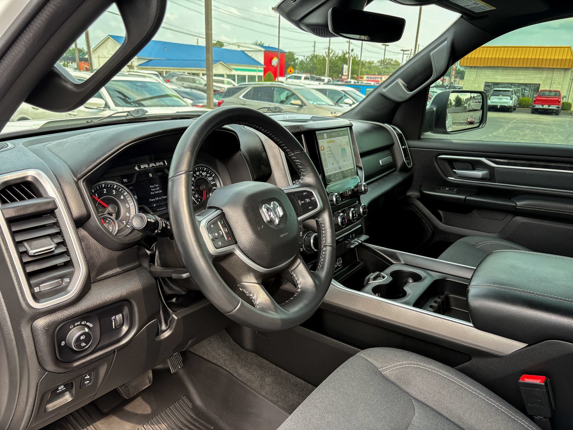 Used 2022 RAM 1500 Big Horn AWD/4WD image 17