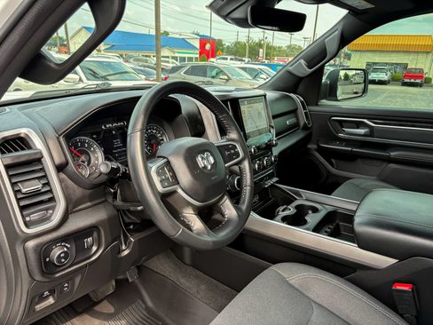Used 2022 RAM 1500 Big Horn AWD/4WD image 17