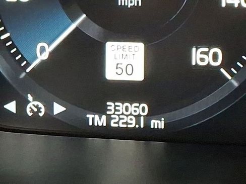 Used 2019 Volvo S60 T6 Momentum w/ Multimedia Package image 12