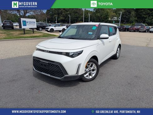 Used 2023 Kia Soul LX w/ LX Technology Package FWD image 1