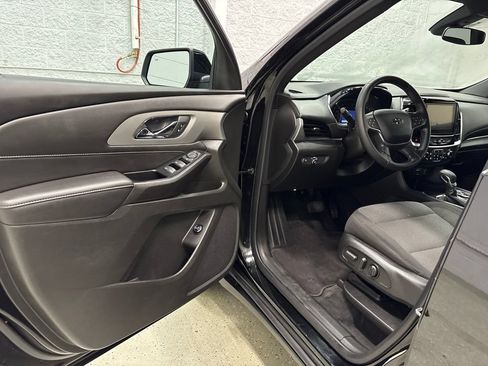 Used 2023 Chevrolet Traverse LT w/ Midnight/Sport Edition AWD/4WD image 13
