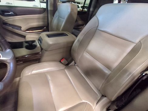 Used 2019 GMC Yukon XL SLT w/ Premium Edition image 10