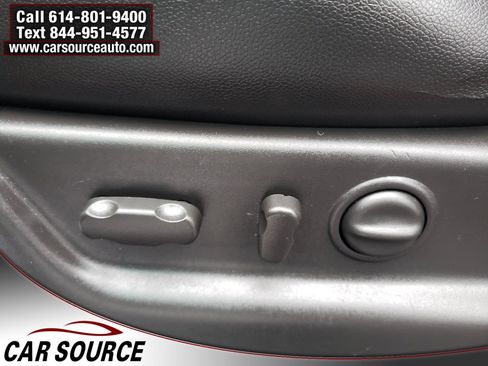 Used 2012 GMC Yukon XL SLT w/ Regional Value Package image 18