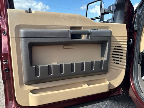 Used 2011 Ford F350 Lariat w/ Lariat Interior Pkg image 15