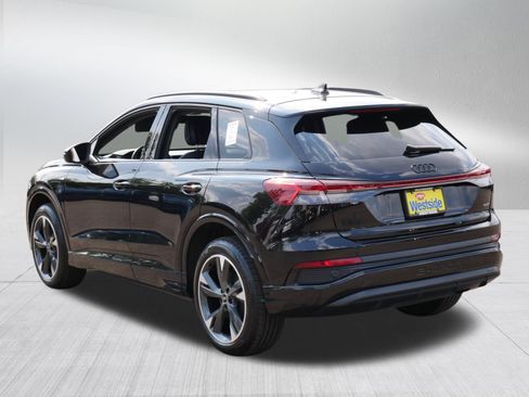 Used 2024 Audi Q4 e-tron Premium Plus w/ Premium Plus AWD/4WD image 5
