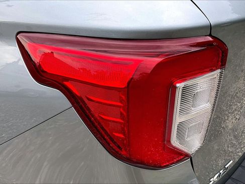 Certified 2023 Ford Explorer XLT w/ Equipment Group 202A AWD/4WD image 31