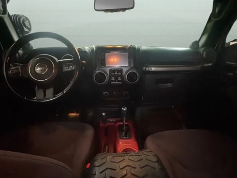 Used 2013 Jeep Wrangler Unlimited Sport AWD/4WD image 9