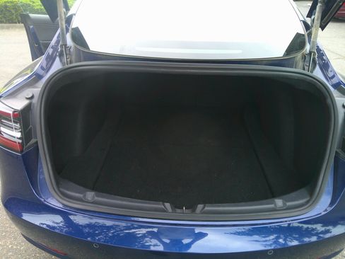 Used 2018 Tesla Model 3 Long Range RWD image 13