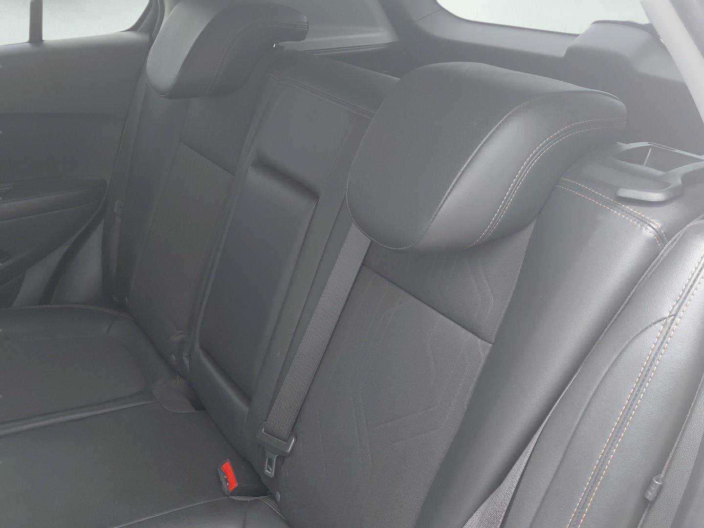 Used 2019 Chevrolet Trax LT w/ LT Convenience Package FWD image 5