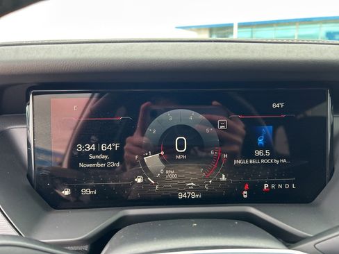 Used 2025 GMC Acadia Elevation image 23