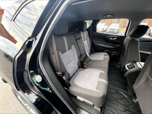 Used 2023 Chevrolet Blazer LT image 15