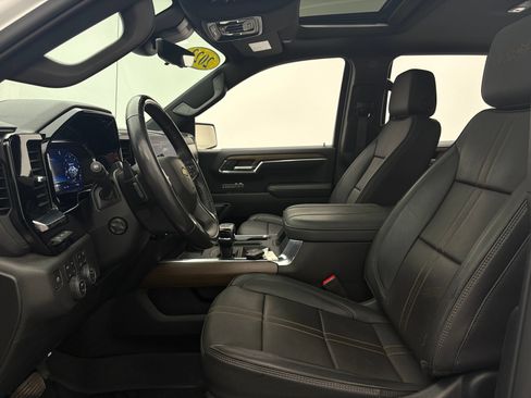 Used 2023 Chevrolet Silverado 1500 High Country AWD/4WD image 19