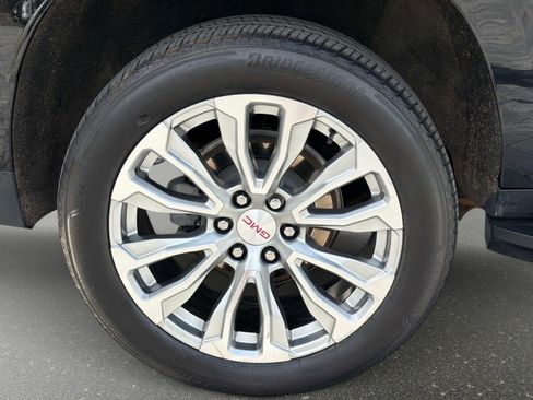 Used 2023 GMC Yukon XL Denali AWD/4WD image 13