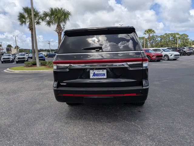 Used 2022 Lincoln Navigator 4WD image 3