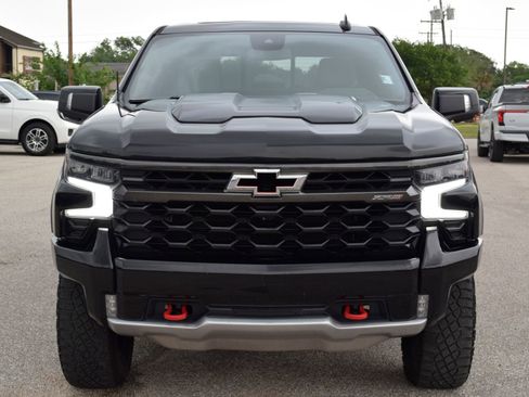 Used 2024 Chevrolet Silverado 1500 ZR2 AWD/4WD image 2