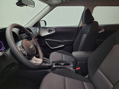 Used 2025 Kia Soul LX w/ LX Technology Package image 17