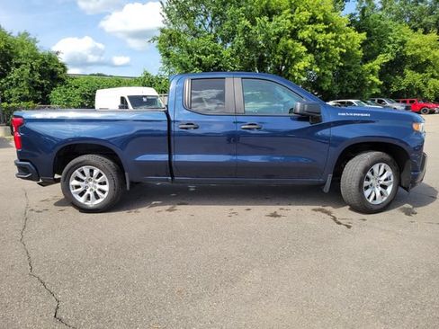 Used 2020 Chevrolet Silverado 1500 Custom w/ Custom Value Package AWD/4WD image 2