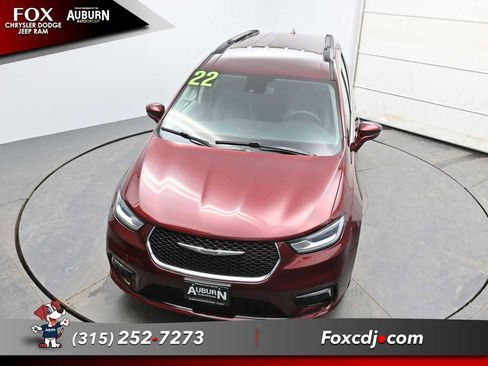 Used 2022 Chrysler Pacifica Touring-L image 25