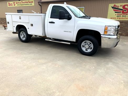 Used 2010 Chevrolet Silverado 2500 W/T image 1