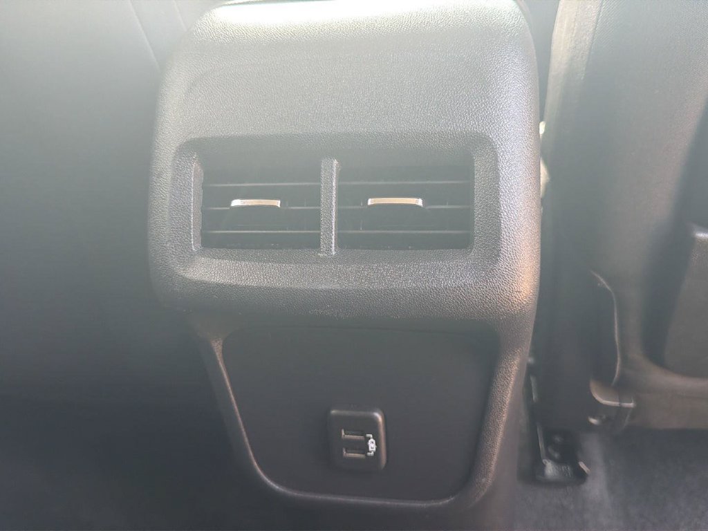 Used 2024 GMC Terrain SLE AWD/4WD image 18