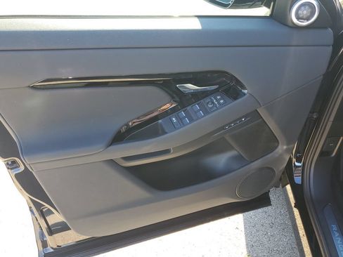 Used 2026 Land Rover Range Rover Evoque S AWD/4WD image 8