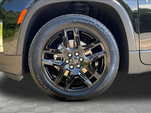 Used 2023 Chevrolet Traverse LT FWD image 22